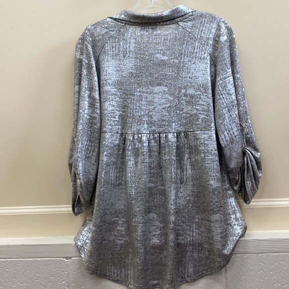 Andria Lieu women’s medium 2 piece button down and camisole top - Picture 4 of 7